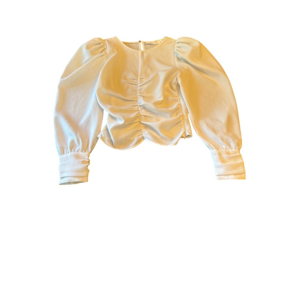 ASTR The Label White Textured Long Sleeve Blouse Ruched Details Buttoned Cuffs M